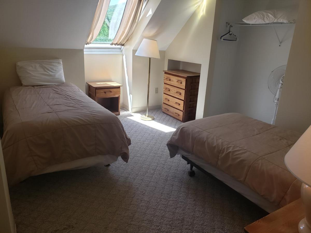 Town Square Condominiums Waterville Valley Room photo